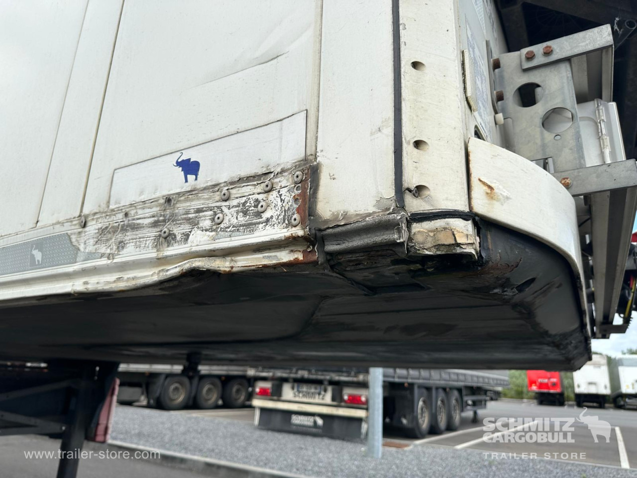 SCHMITZ Reefer Standard - Изотермичен полуремарке: снимка 4 SCHMITZ Reefer Standard - Изотермичен полуремарке: снимка 4
