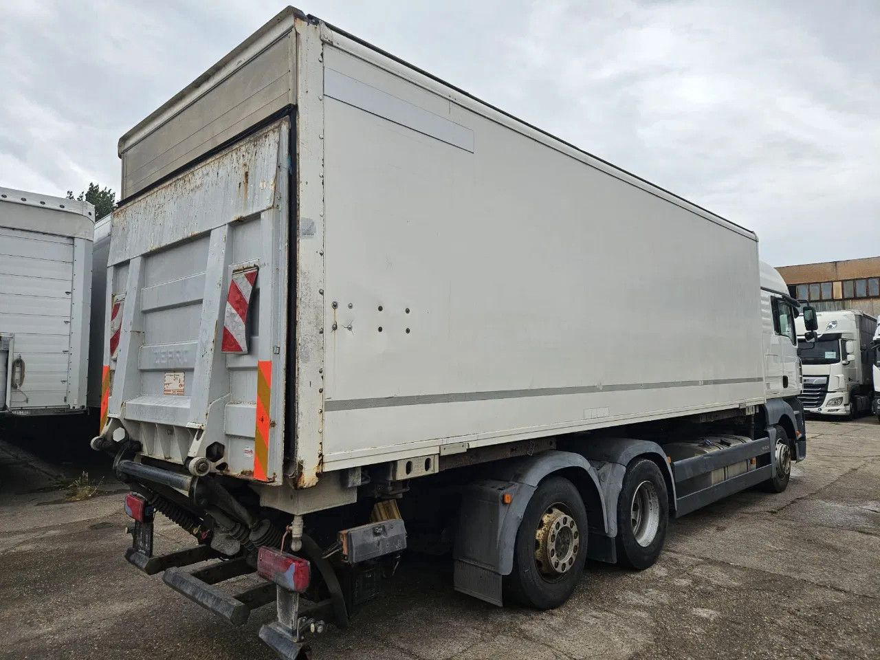 MAN TGA 26.400 BDF Tail Lift Euro5, New Smart2 Tacho - Контейнеровоз/ Сменна каросерия камион: снимка 3 MAN TGA 26.400 BDF Tail Lift Euro5, New Smart2 Tacho - Контейнеровоз/ Сменна каросерия камион: снимка 3