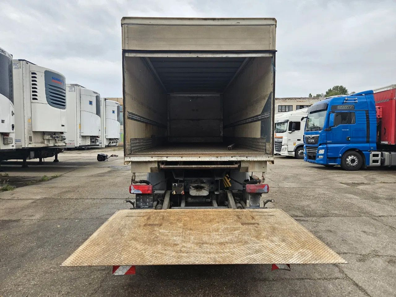 MAN TGA 26.400 BDF Tail Lift Euro5, New Smart2 Tacho - Контейнеровоз/ Сменна каросерия камион: снимка 5 MAN TGA 26.400 BDF Tail Lift Euro5, New Smart2 Tacho - Контейнеровоз/ Сменна каросерия камион: снимка 5