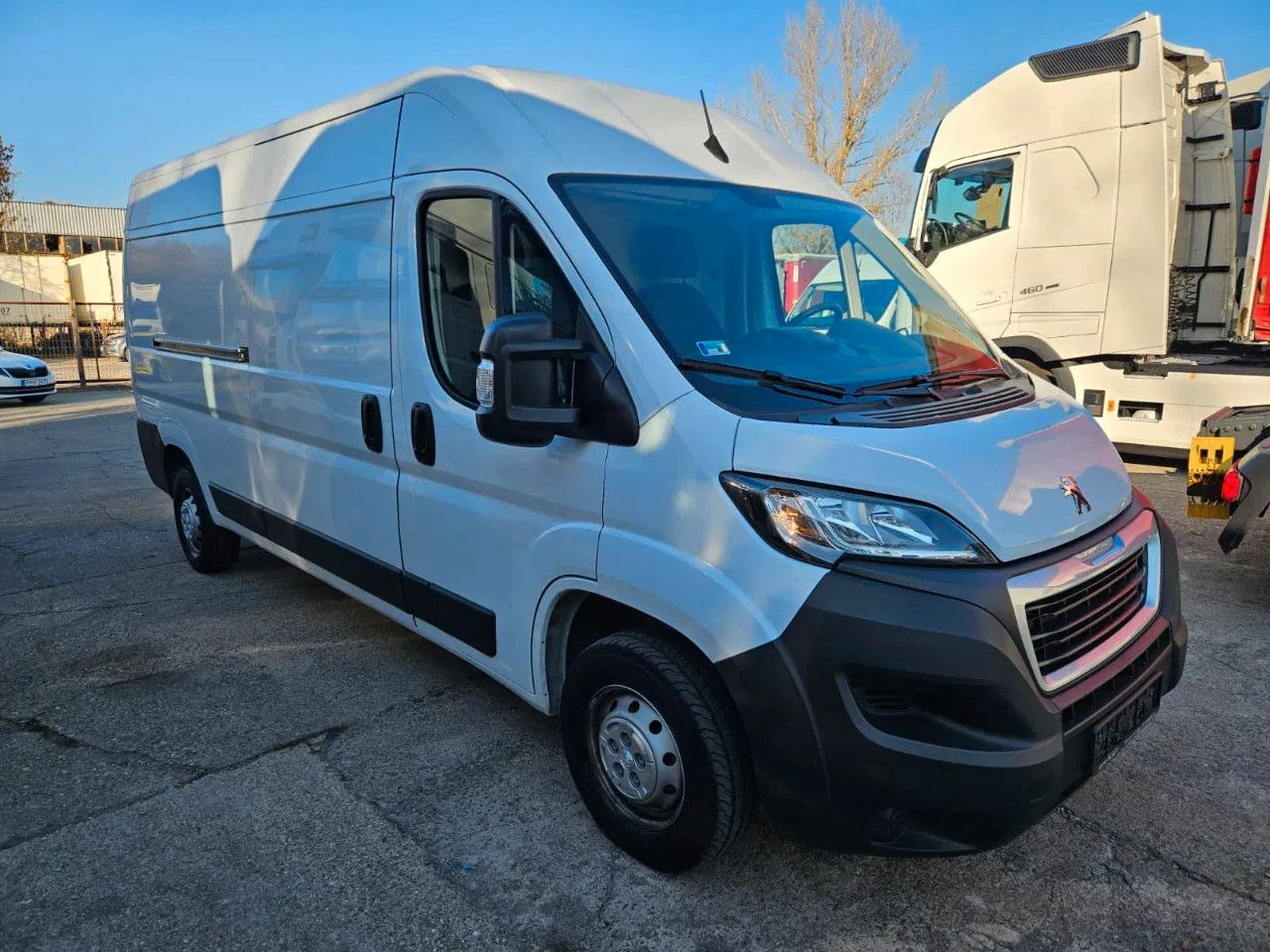 Peugeot Boxer Box 2.2 Premium FT 350 L3H2 Camera 2 units - Лекотоварен автомобил фургон: снимка 2 Peugeot Boxer Box 2.2 Premium FT 350 L3H2 Camera 2 units - Лекотоварен автомобил фургон: снимка 2