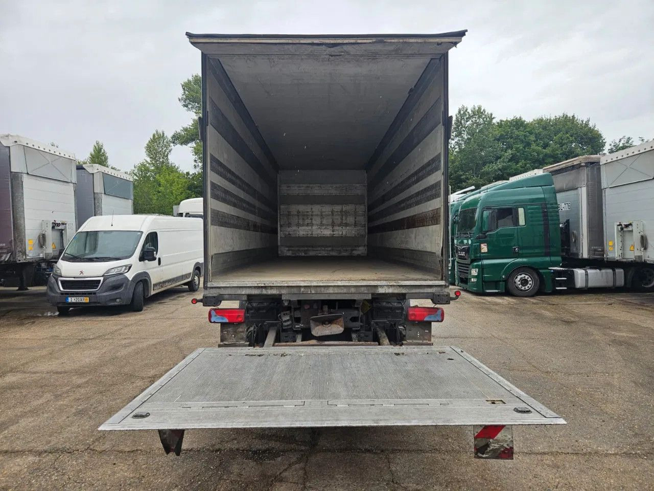 Scania R480 BOX Tail Lift Euro5 - Камион фургон: снимка 5 Scania R480 BOX Tail Lift Euro5 - Камион фургон: снимка 5