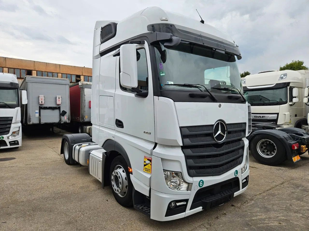 Mercedes-Benz Actros 1851 Mega, BigSpace, Standklima, 2 units - Влекач: снимка 2 Mercedes-Benz Actros 1851 Mega, BigSpace, Standklima, 2 units - Влекач: снимка 2