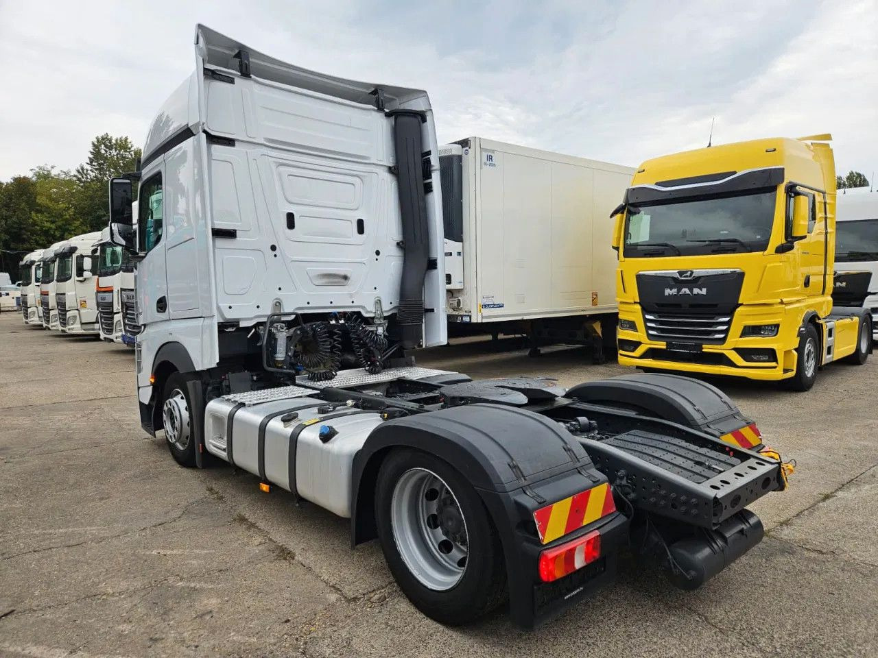 Mercedes-Benz Actros 1851 Mega, BigSpace, Standklima, 4 units - Влекач: снимка 4 Mercedes-Benz Actros 1851 Mega, BigSpace, Standklima, 4 units - Влекач: снимка 4