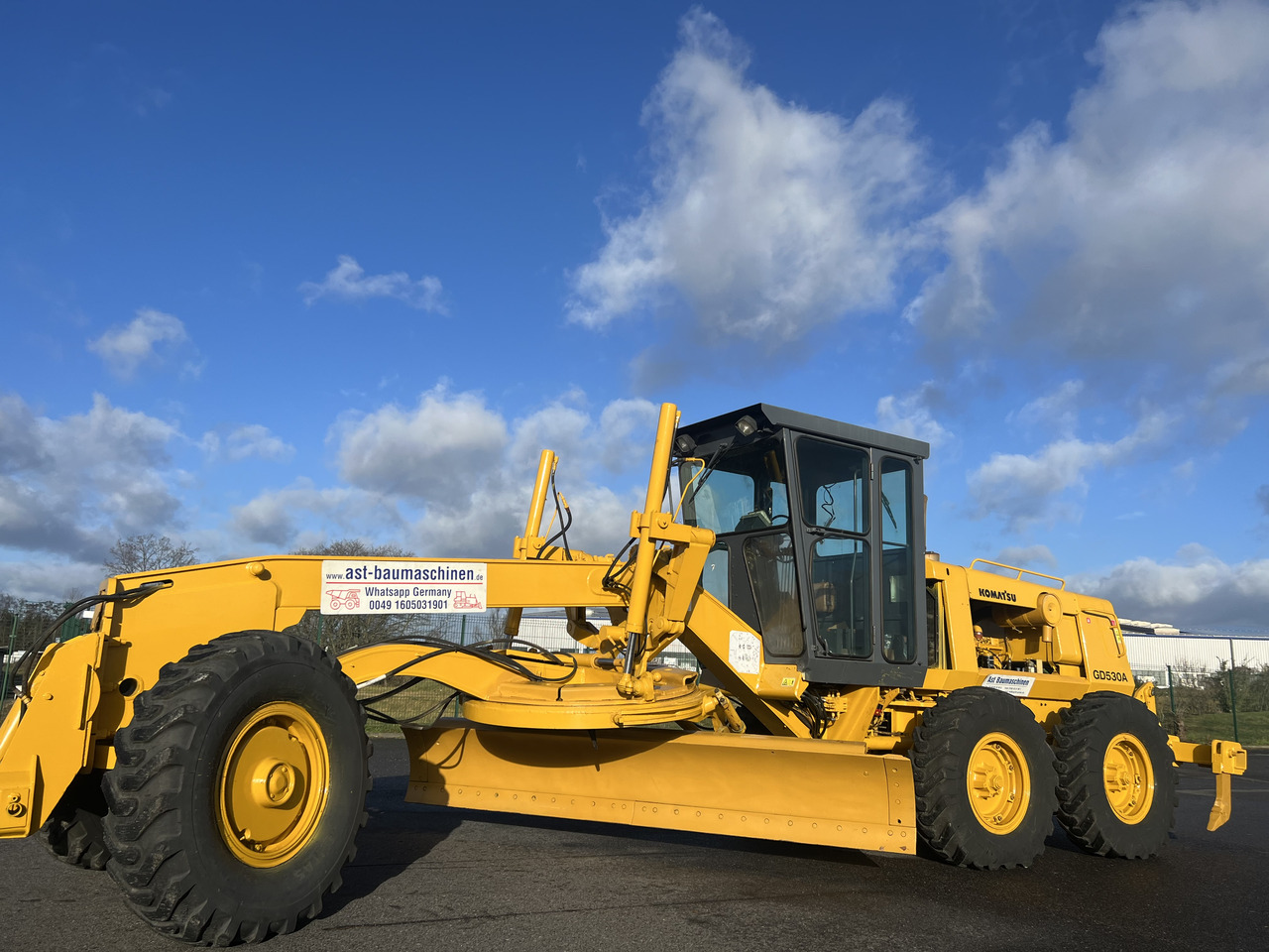 KOMATSU GD530A mit 5-Zahn-Heckaufreisser - Грейдер: снимка 1 KOMATSU GD530A mit 5-Zahn-Heckaufreisser - Грейдер: снимка 1