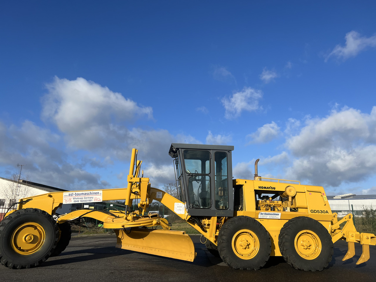 KOMATSU GD530A mit 5-Zahn-Heckaufreisser - Грейдер: снимка 2 KOMATSU GD530A mit 5-Zahn-Heckaufreisser - Грейдер: снимка 2