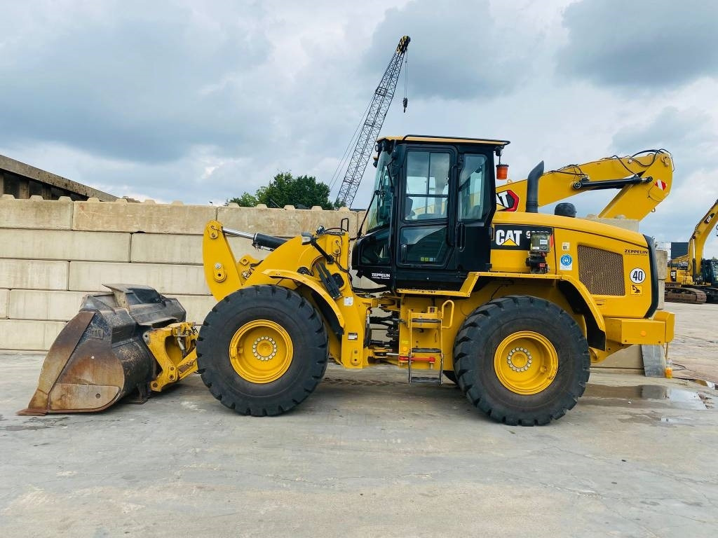 CAT 926m - Колесен товарач: снимка 1 CAT 926m - Колесен товарач: снимка 1