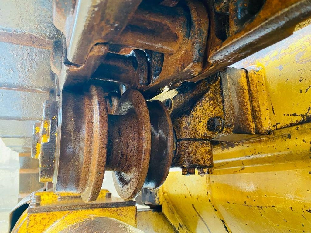 Верижен товарач CAT 953: снимка 16