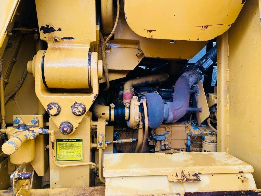 Верижен товарач CAT 953: снимка 13