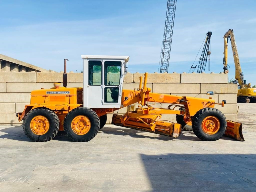 John Deere 570 A - Грейдер: снимка 2 John Deere 570 A - Грейдер: снимка 2