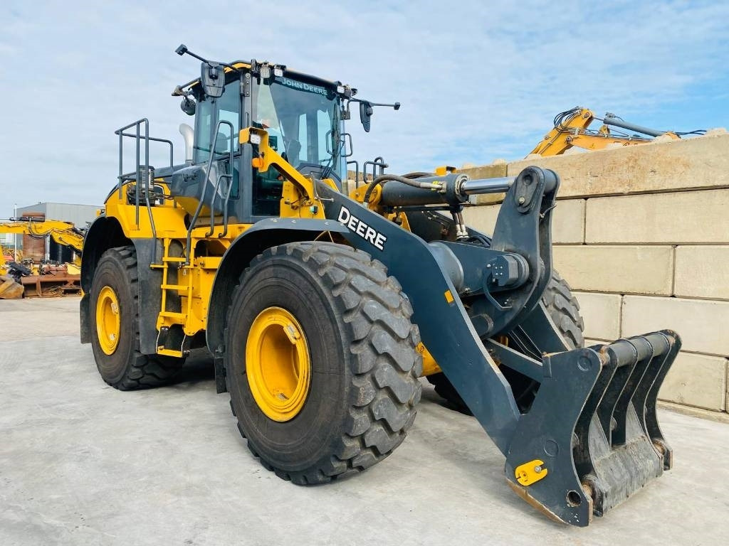 John Deere 824p - Колесен товарач: снимка 4 John Deere 824p - Колесен товарач: снимка 4