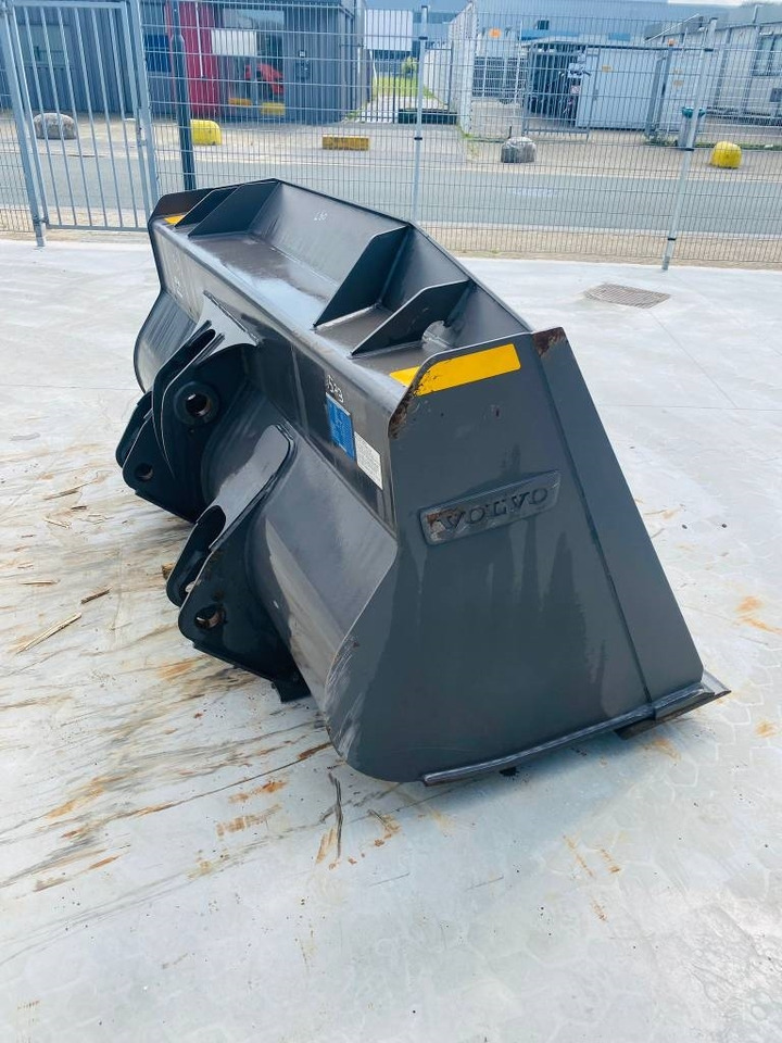 Volvo L 60 - Кофа за Строителна техника: снимка 2 Volvo L 60 - Кофа за Строителна техника: снимка 2