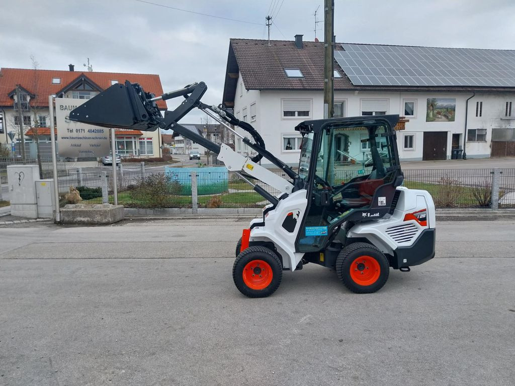 Bobcat L 28 - Колесен товарач: снимка 1 Bobcat L 28 - Колесен товарач: снимка 1