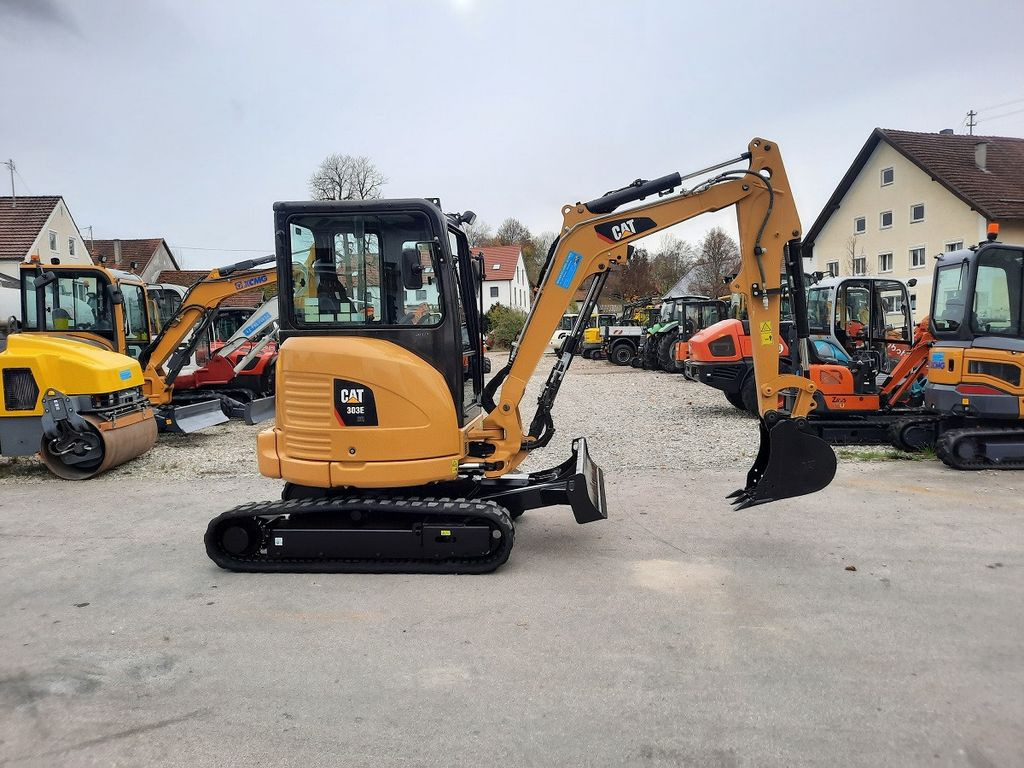 CAT 303E - Мини багер: снимка 3 CAT 303E - Мини багер: снимка 3