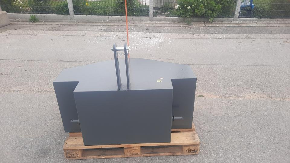 Frontgewicht Ballast Heckgewicht 1000kg Traktor Gewicht Fendt - Противовес: снимка 3 Frontgewicht Ballast Heckgewicht 1000kg Traktor Gewicht Fendt - Противовес: снимка 3