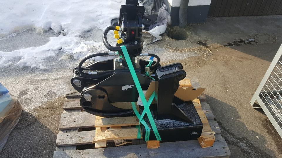 Holzgreifer Holzzangen Forstgreifer Rückezange Minibagger Kubota - Грайфер: снимка 1 Holzgreifer Holzzangen Forstgreifer Rückezange Minibagger Kubota - Грайфер: снимка 1