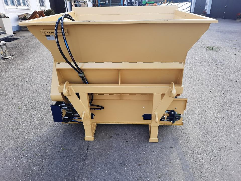 Liegeboxen Einstreugerät Futterverteilgerät Hoflader Radlader Cat - Техника за животновъдство: снимка 2 Liegeboxen Einstreugerät Futterverteilgerät Hoflader Radlader Cat - Техника за животновъдство: снимка 2