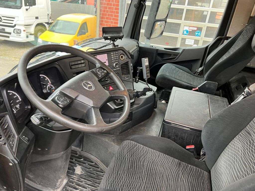 MERCEDES-BENZ Arocs 3240 B 8x4 Betonmischer Deutsch Top Liebherr - Камион: снимка 5 MERCEDES-BENZ Arocs 3240 B 8x4 Betonmischer Deutsch Top Liebherr - Камион: снимка 5