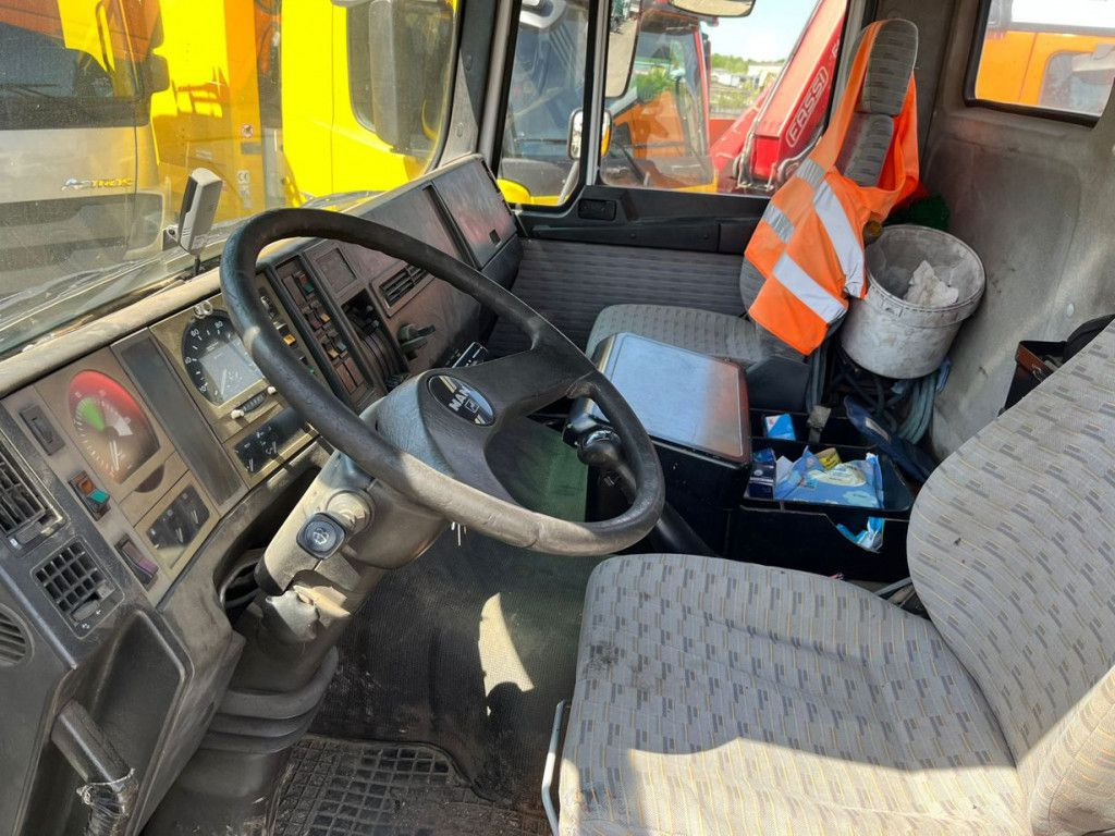 MAN F2000 27.342 6x4 Abrollkipper mit Kran - Мултилифт с кука камион, Камион с кран: снимка 5 MAN F2000 27.342 6x4 Abrollkipper mit Kran - Мултилифт с кука камион, Камион с кран: снимка 5