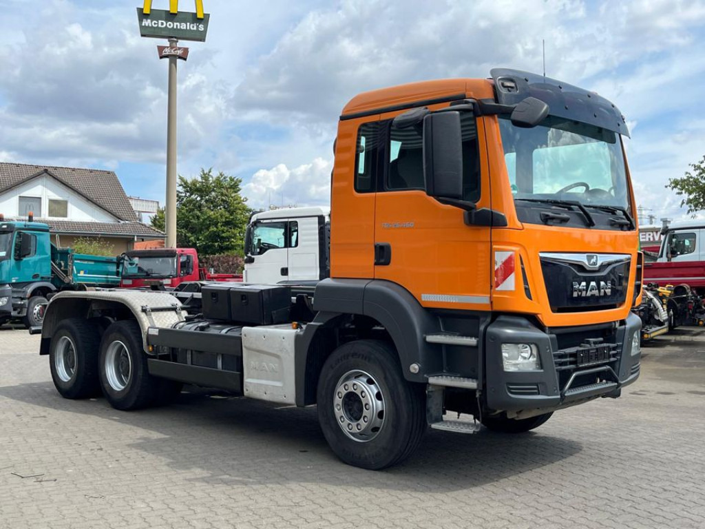 MAN MAN TG-S Abrollkipper 26.460 6x4 BB kurzer Radstand - Мултилифт с кука камион: снимка 2 MAN MAN TG-S Abrollkipper 26.460 6x4 BB kurzer Radstand - Мултилифт с кука камион: снимка 2