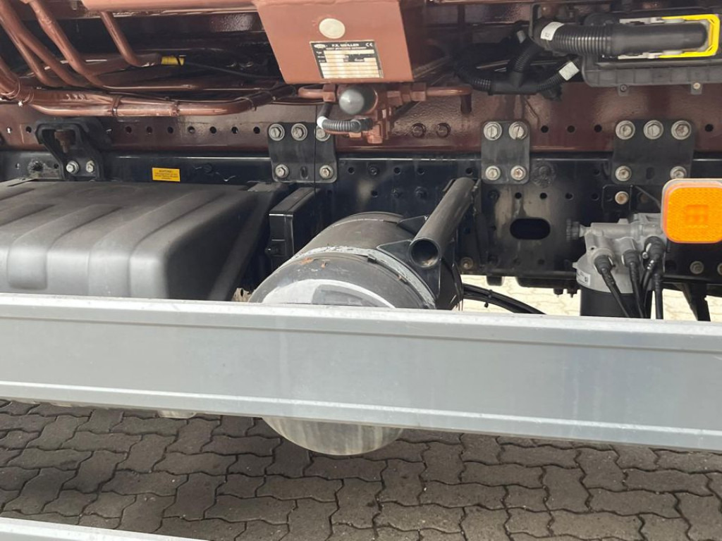 MAN TG-M 18.320 4x2 Absetzkipper Meiller, Funk - Мултилифт за контейнери камион: снимка 4 MAN TG-M 18.320 4x2 Absetzkipper Meiller, Funk - Мултилифт за контейнери камион: снимка 4