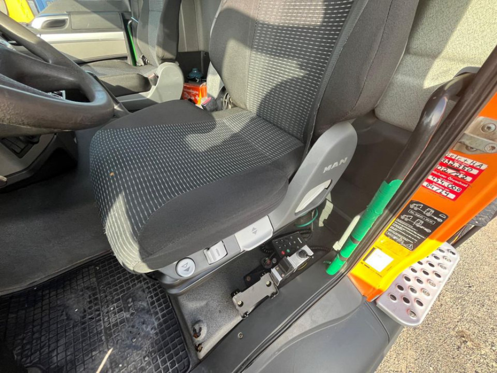 MAN TG-S 26.400 6x4H-2 BL Abrollkipper mit Kran Lift Lenk - Мултилифт с кука камион, Камион с кран: снимка 4 MAN TG-S 26.400 6x4H-2 BL Abrollkipper mit Kran Lift Lenk - Мултилифт с кука камион, Камион с кран: снимка 4