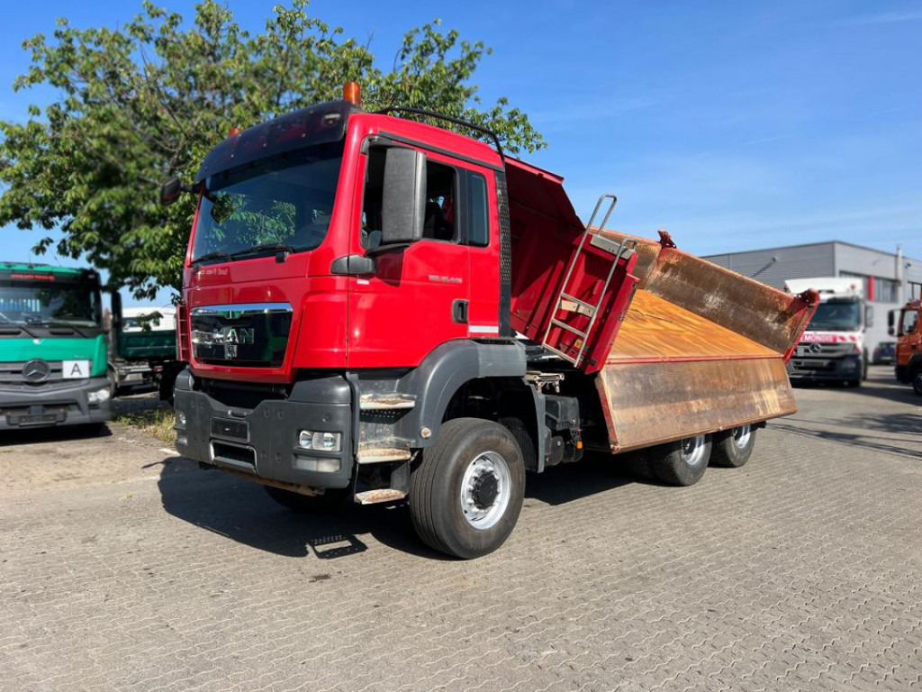 MAN TG-S 26.440 6x6 3-Achs Allradkipper Bordmatik - Самосвал камион: снимка 1 MAN TG-S 26.440 6x6 3-Achs Allradkipper Bordmatik - Самосвал камион: снимка 1