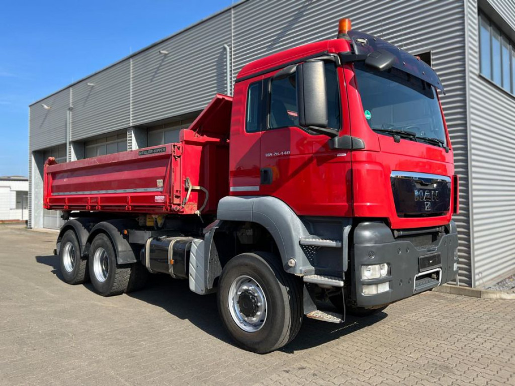 MAN TG-S 26.440 6x6 3-Achs Allradkipper Bordmatik - Самосвал камион: снимка 2 MAN TG-S 26.440 6x6 3-Achs Allradkipper Bordmatik - Самосвал камион: снимка 2