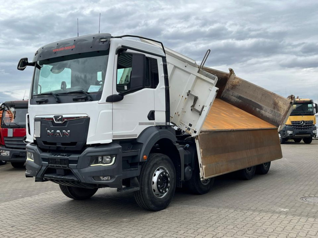 MAN TG-S 37.470 8x4 4-Achs Kipper Meiller Bordmatik - Самосвал камион: снимка 1 MAN TG-S 37.470 8x4 4-Achs Kipper Meiller Bordmatik - Самосвал камион: снимка 1