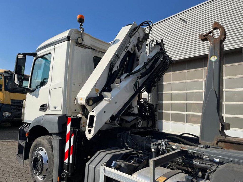 MERCEDES-BENZ Antos 2543 L 6x2 Abrollkipper mit Kran Funk+Greiferst. - Мултилифт с кука камион, Камион с кран: снимка 5 MERCEDES-BENZ Antos 2543 L 6x2 Abrollkipper mit Kran Funk+Greiferst. - Мултилифт с кука камион, Камион с кран: снимка 5