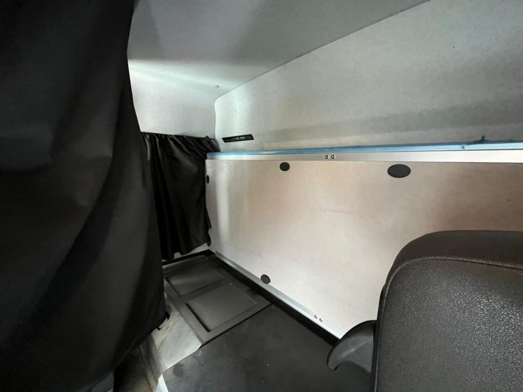 Лизинг на MERCEDES-BENZ Arocs 1845 4x4 HAD 2-Achs Allradkipper Heckkran Funk MERCEDES-BENZ Arocs 1845 4x4 HAD 2-Achs Allradkipper Heckkran Funk: снимка 6