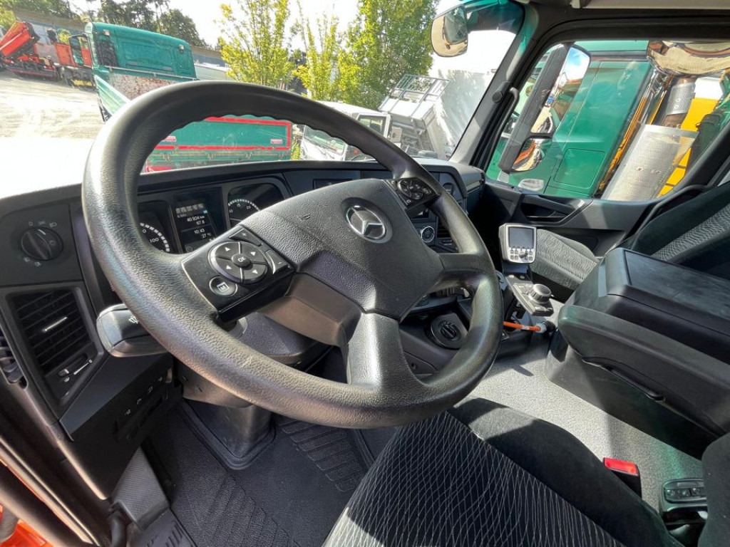 Самосвал камион MERCEDES-BENZ Arocs 2135 AK 4x4 2-Achs Allradkipper Kommunalhydr.: снимка 11