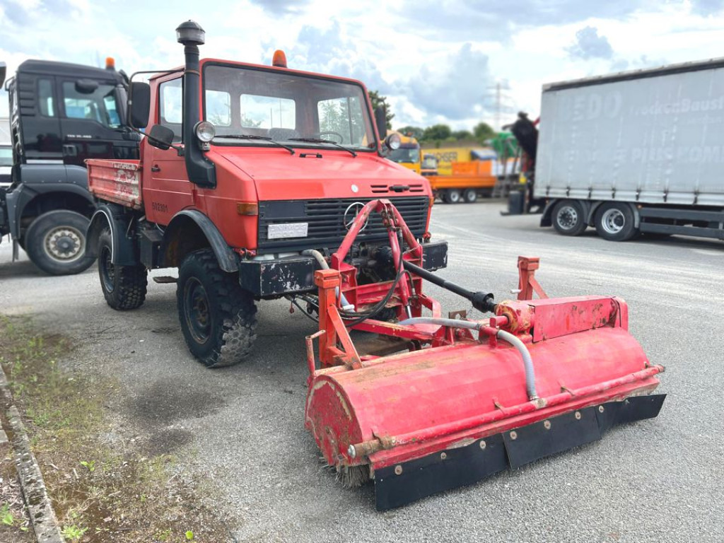 MERCEDES-BENZ Unimog U 424 2-Achs Allradkipper Front+Heckhydraulik Besen - Самосвал камион: снимка 2 MERCEDES-BENZ Unimog U 424 2-Achs Allradkipper Front+Heckhydraulik Besen - Самосвал камион: снимка 2