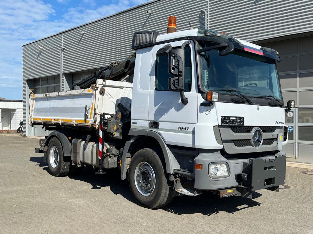 Mercedes-Benz Actros 1841 K 2-Achs Kipper Kran Funk/2xhydr+Gre - Самосвал камион, Камион с кран: снимка 2 Mercedes-Benz Actros 1841 K 2-Achs Kipper Kran Funk/2xhydr+Gre - Самосвал камион, Камион с кран: снимка 2