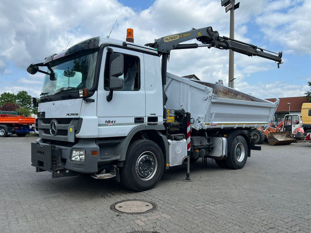 Mercedes-Benz Actros 1841 K 2-Achs Kipper Kran Funk/2xhydr+Gre Mercedes-Benz Actros 1841 K 2-Achs Kipper Kran Funk/2xhydr+Gre - Самосвал камион, Камион с кран: снимка 1 Mercedes-Benz Actros 1841 K 2-Achs Kipper Kran Funk/2xhydr+Gre Mercedes-Benz Actros 1841 K 2-Achs Kipper Kran Funk/2xhydr+Gre - Самосвал камион, Камион с кран: снимка 1