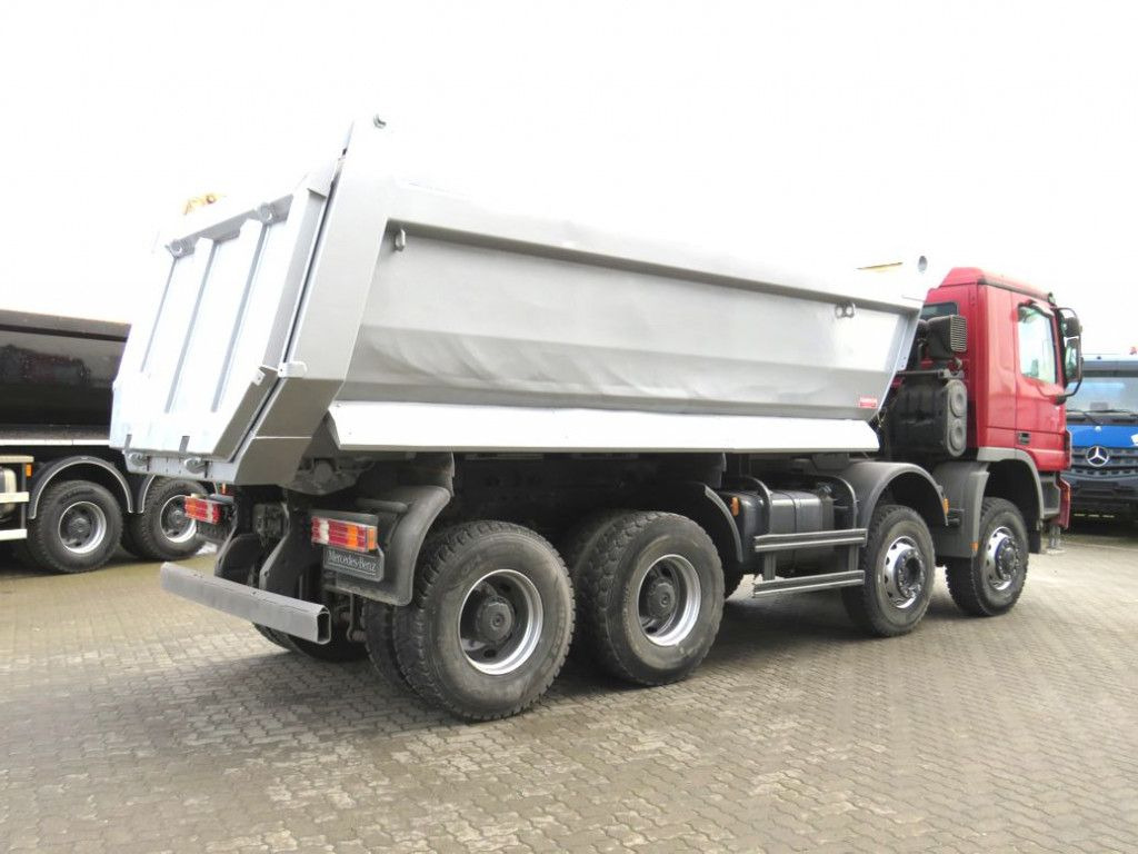 Mercedes-Benz Actros 4141 8x6 4 Achs Muldenkipper Kupplung, 1. - Самосвал камион: снимка 4 Mercedes-Benz Actros 4141 8x6 4 Achs Muldenkipper Kupplung, 1. - Самосвал камион: снимка 4