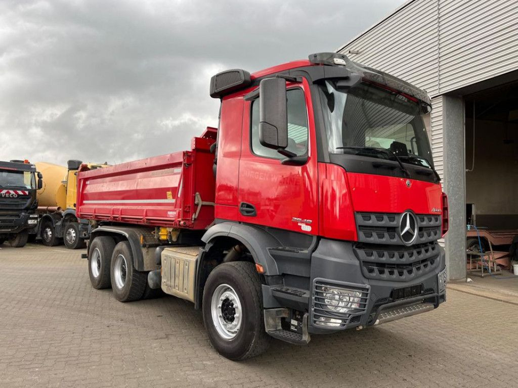 Mercedes-Benz Arocs 2648 6x4 3-Achs Kipper Bordmatik - Самосвал камион: снимка 2 Mercedes-Benz Arocs 2648 6x4 3-Achs Kipper Bordmatik - Самосвал камион: снимка 2