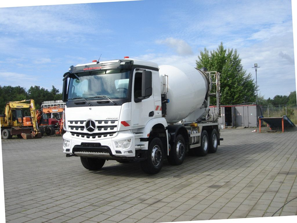 Mercedes-Benz Arocs 3240 B 8x4 Betonmischer Deutsch Top AP Ach - Бетоновоз: снимка 2 Mercedes-Benz Arocs 3240 B 8x4 Betonmischer Deutsch Top AP Ach - Бетоновоз: снимка 2