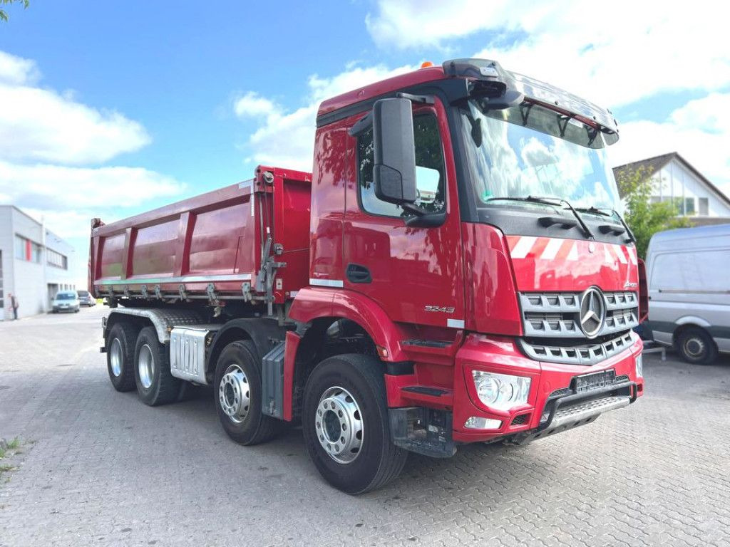 Mercedes-Benz Arocs 3243 8x4 4-Achs Kipper Bordmatik - Самосвал камион: снимка 2 Mercedes-Benz Arocs 3243 8x4 4-Achs Kipper Bordmatik - Самосвал камион: снимка 2