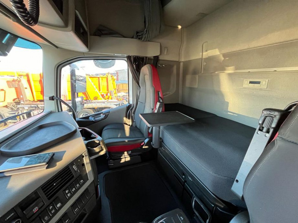 VOLVO (S) Truck FH 500 6x2 Abrollkipper Funkfernbedienung - Мултилифт с кука камион: снимка 3 VOLVO (S) Truck FH 500 6x2 Abrollkipper Funkfernbedienung - Мултилифт с кука камион: снимка 3