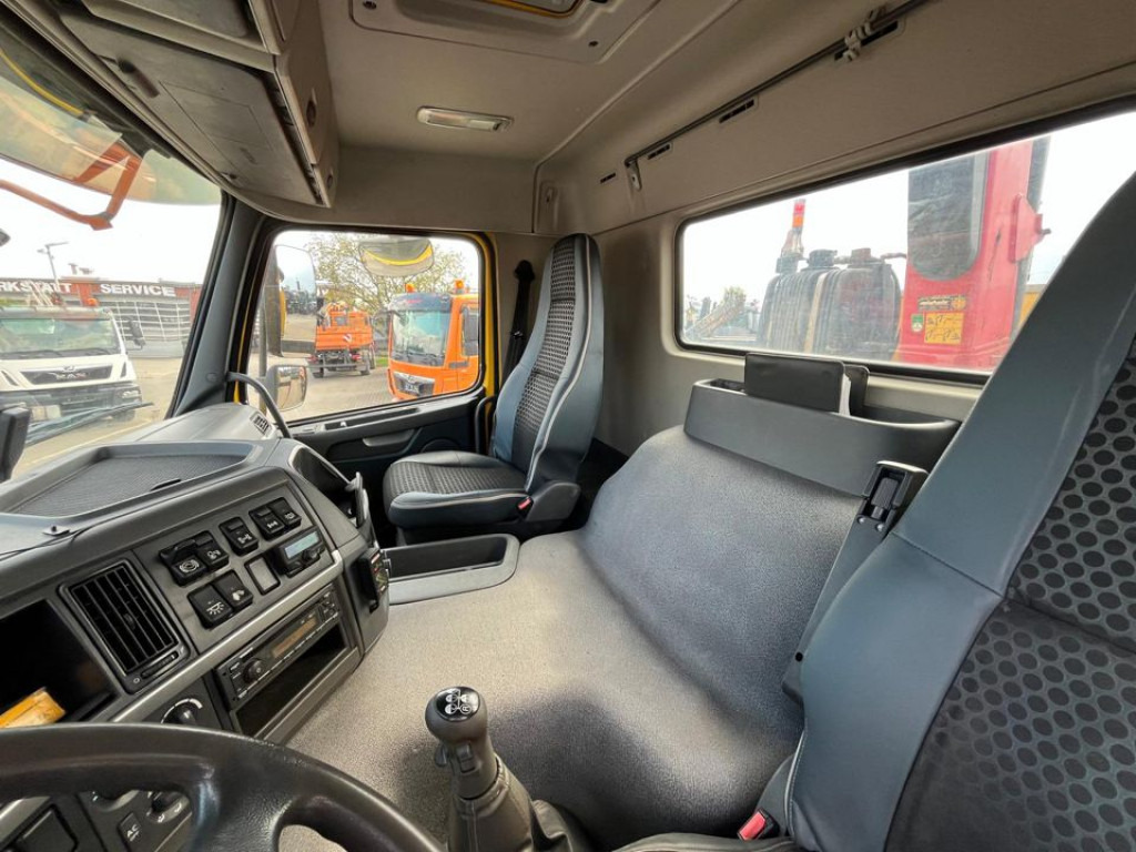 VOLVO (S) Truck FM 330 4x4 Pritsche Kran Singelreifen Funkfernbedienung - Бордови камион, Камион с кран: снимка 2 VOLVO (S) Truck FM 330 4x4 Pritsche Kran Singelreifen Funkfernbedienung - Бордови камион, Камион с кран: снимка 2