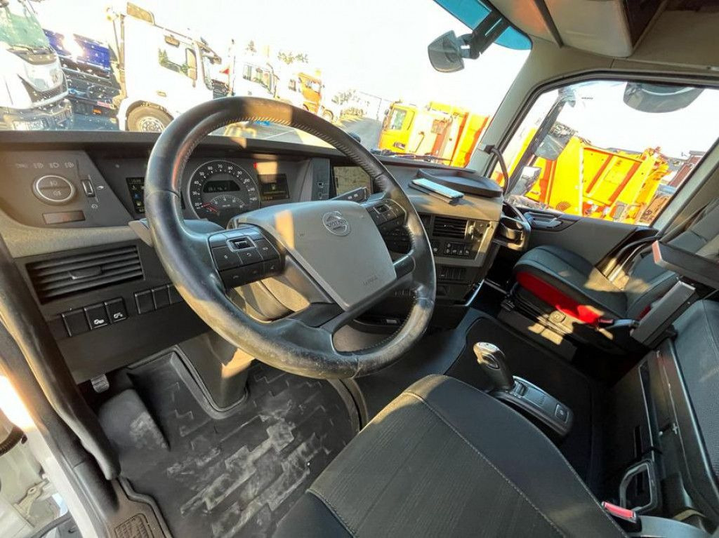 Volvo FH 500 6x2 Abrollkipper Funkfernbedienung - Мултилифт с кука камион: снимка 5 Volvo FH 500 6x2 Abrollkipper Funkfernbedienung - Мултилифт с кука камион: снимка 5