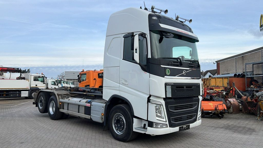 Volvo FH 500 6x2 Abrollkipper Funkfernbedienung - Мултилифт с кука камион: снимка 2 Volvo FH 500 6x2 Abrollkipper Funkfernbedienung - Мултилифт с кука камион: снимка 2