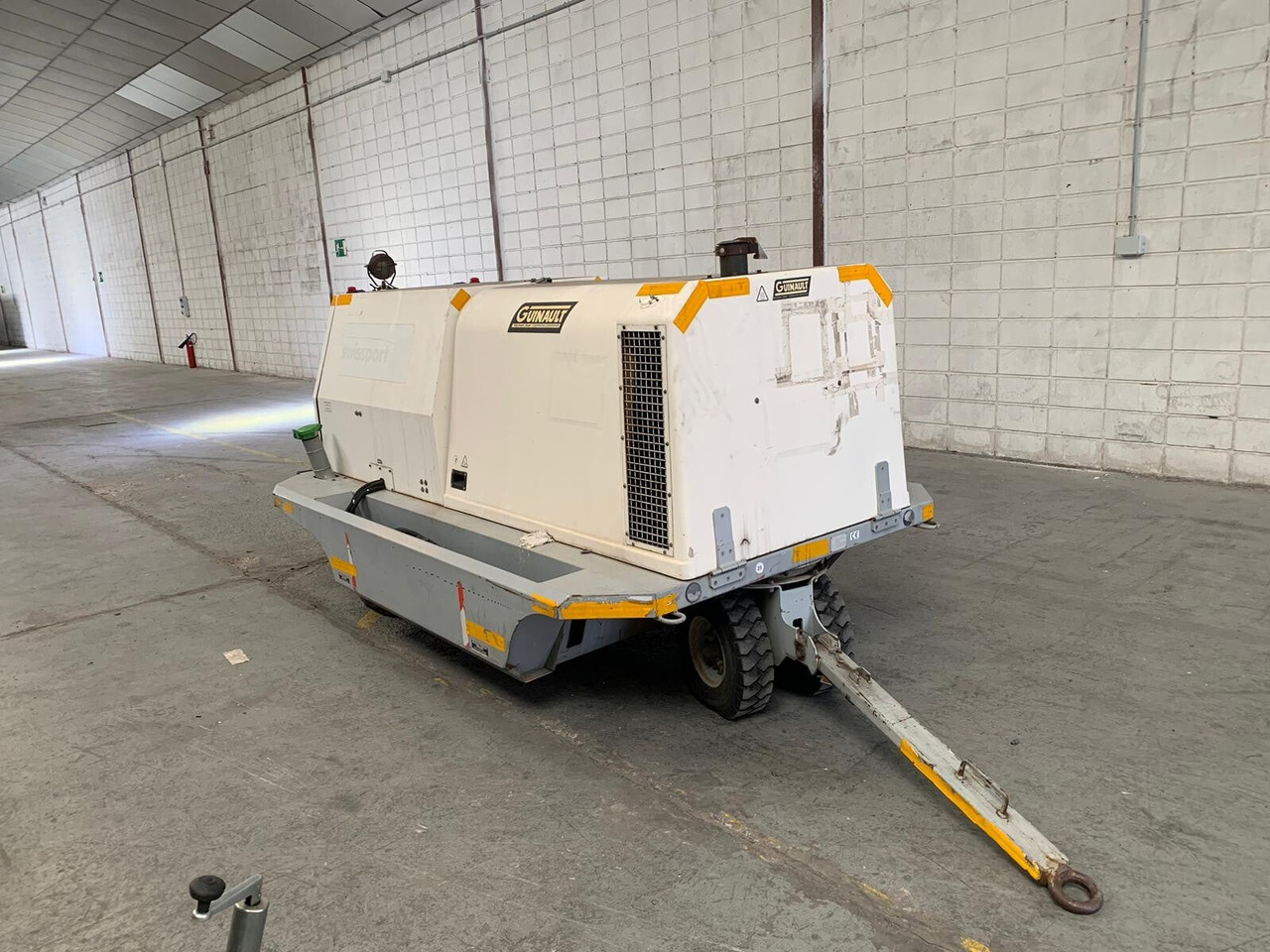 GPU Guinault GA120 - Наземно съоръжение за електрозахранване: снимка 1 GPU Guinault GA120 - Наземно съоръжение за електрозахранване: снимка 1