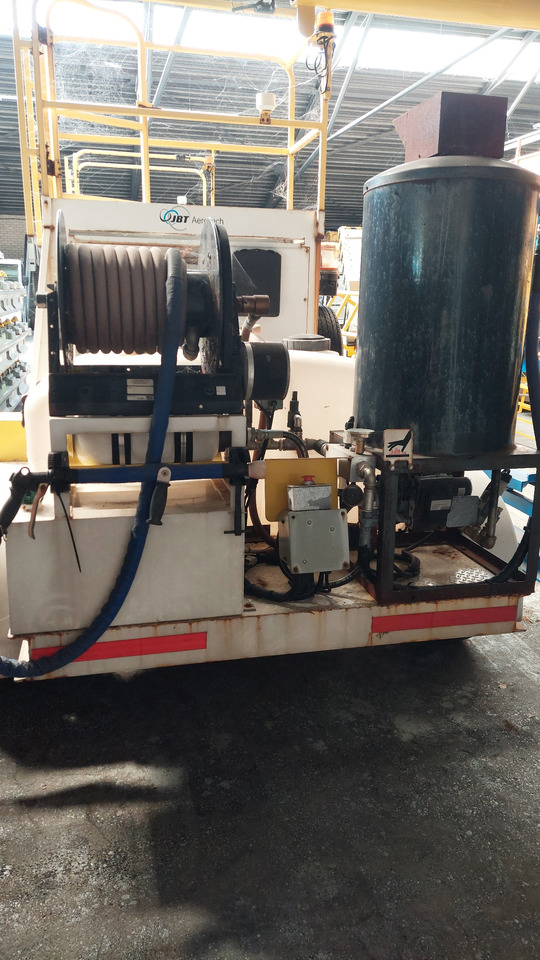 Размразител на самолети JBT GS320 Towable De-icer: снимка 11 Размразител на самолети JBT GS320 Towable De-icer: снимка 11