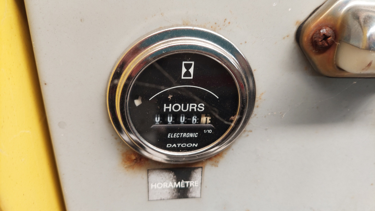 Размразител на самолети JBT GS320 Towable De-icer: снимка 8 Размразител на самолети JBT GS320 Towable De-icer: снимка 8