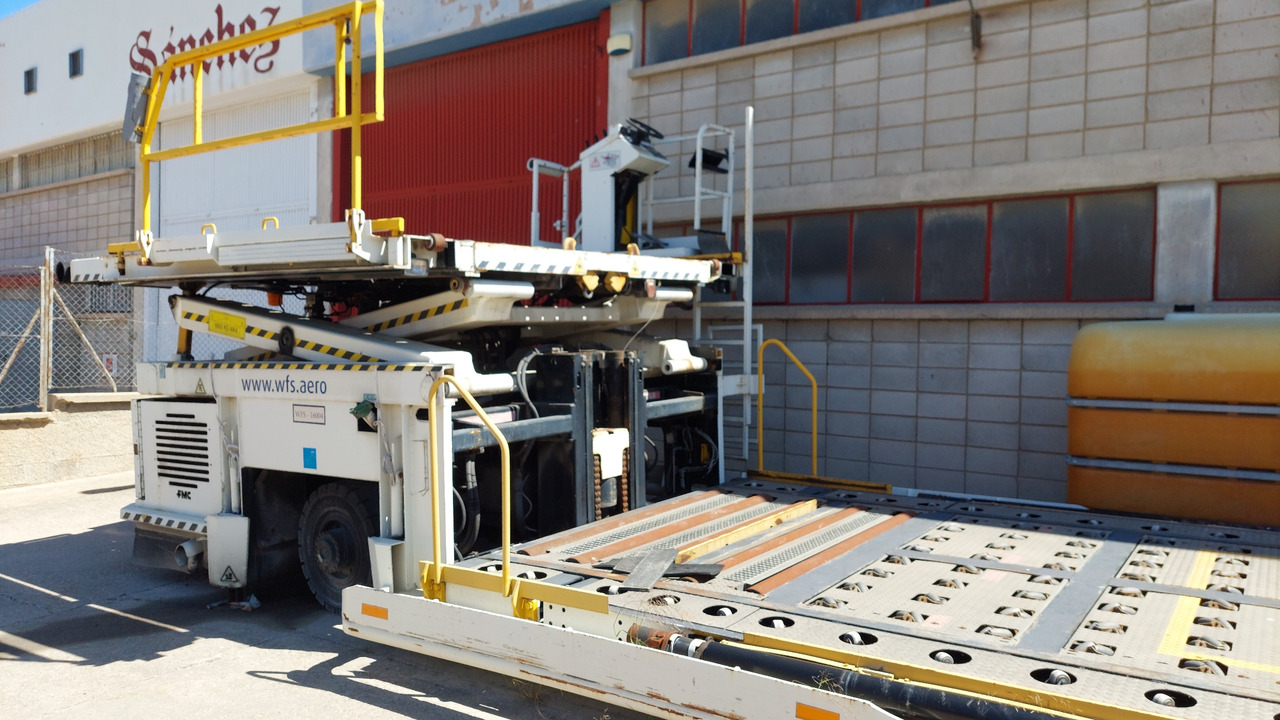 Lower deck loader FMC/JBT C15W - Товарач на контейнери/ Палети: снимка 4 Lower deck loader FMC/JBT C15W - Товарач на контейнери/ Палети: снимка 4