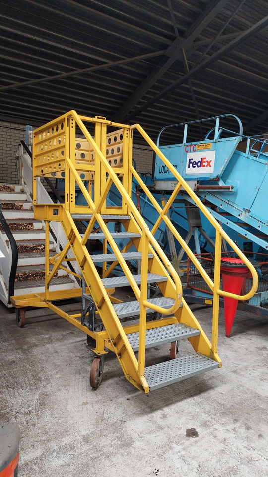 Maintenance Stairs SPS OT-7 - Пътническа стълба: снимка 4 Maintenance Stairs SPS OT-7 - Пътническа стълба: снимка 4