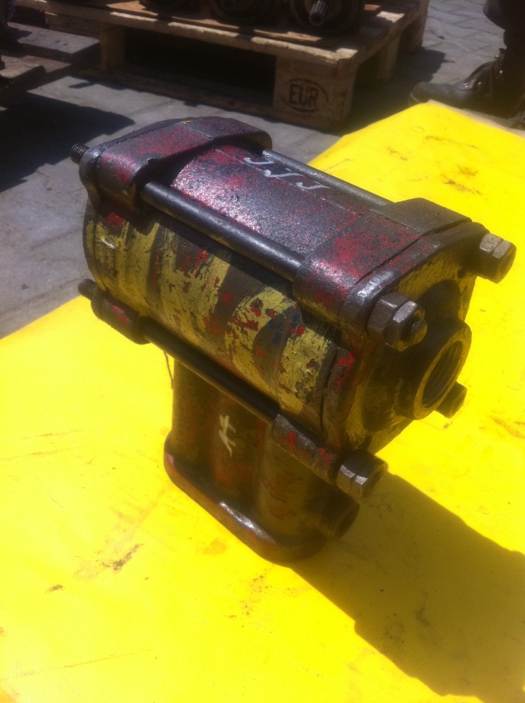 DAF POMPA TŁOCZKOWA - Хидравлична помпа за Строителна техника: снимка 1 DAF POMPA TŁOCZKOWA - Хидравлична помпа за Строителна техника: снимка 1