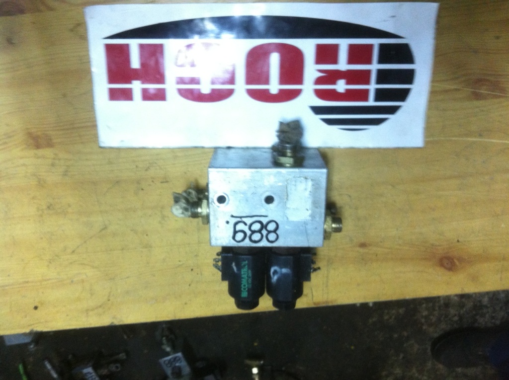 HAMM L09883 01245171 + CEWKI 12VDC 26W - Хидравличен клапан за Строителна техника: снимка 1 HAMM L09883 01245171 + CEWKI 12VDC 26W - Хидравличен клапан за Строителна техника: снимка 1