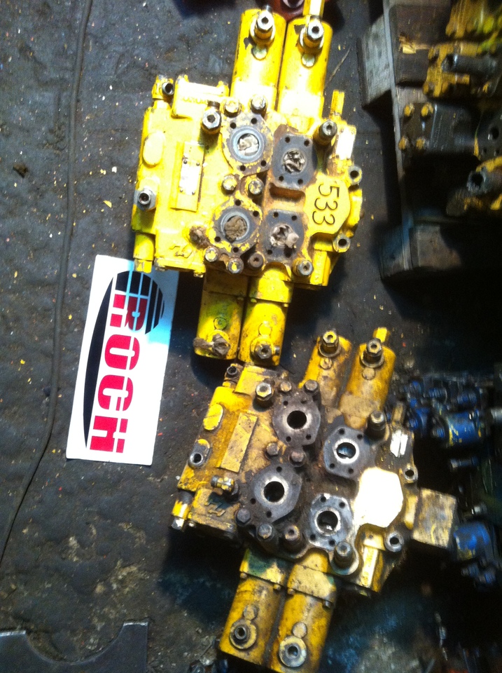 HYDRECO HAMWORTHY V1013DA83VS 6378100 - 2 SEKCYJNY + V1013DA83VS - Хидравличен клапан за Строителна техника: снимка 1 HYDRECO HAMWORTHY V1013DA83VS 6378100 - 2 SEKCYJNY + V1013DA83VS - Хидравличен клапан за Строителна техника: снимка 1